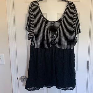 🖤 Torrid Black & White Stripe Lace Top